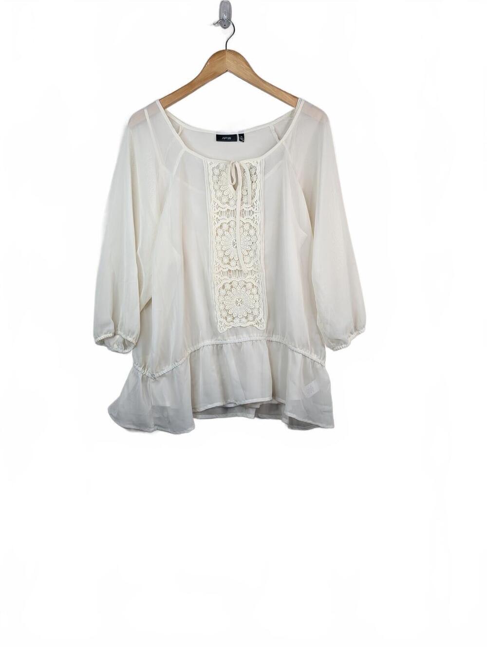 NWT Apt. 9 White Dainty Boho Embroidered Blouse‎ with Crochet Lace Details XL